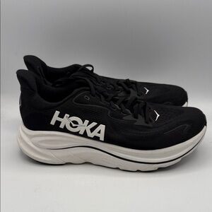 Hoka Clifton 10 women’s 9.5B Black and White Athletic Sneakers s5